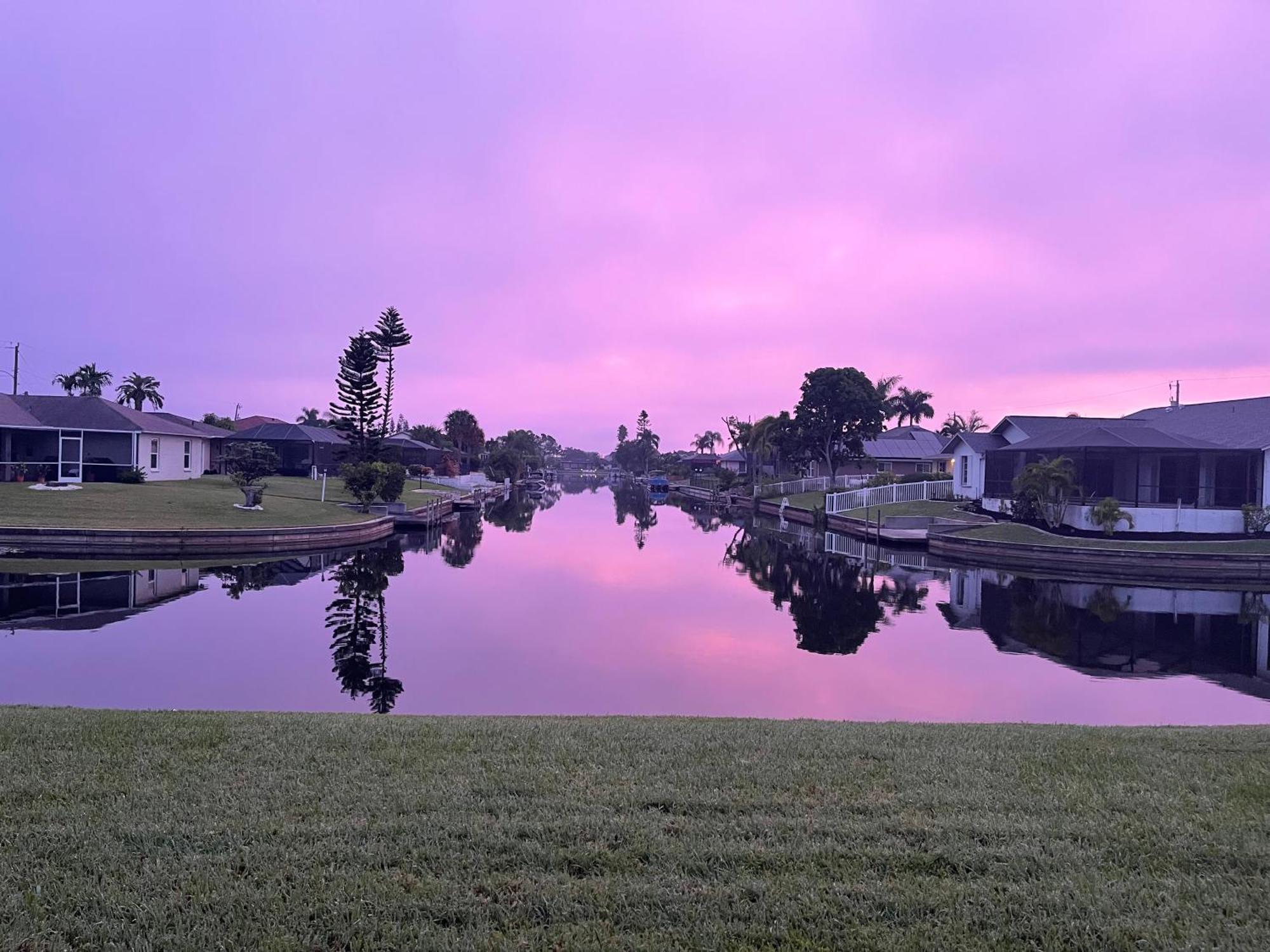 Serenity Waterfront Villa With King Suite, Private Pool, Great Lanai Enclosure And Long Water Views Cape Coral Kültér fotó