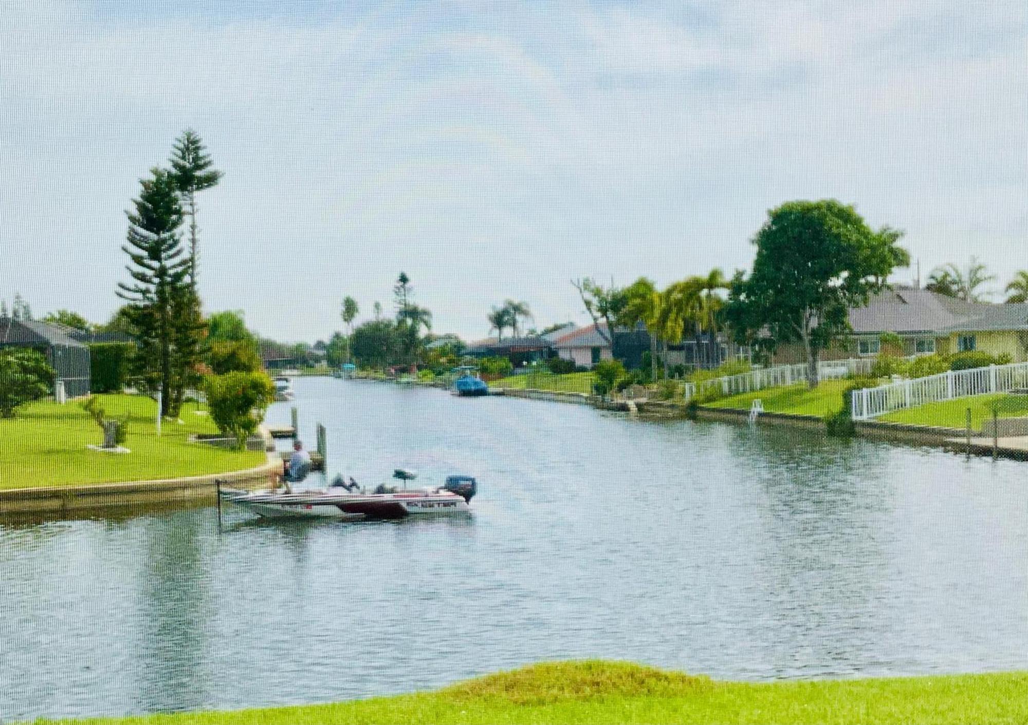 Serenity Waterfront Villa With King Suite, Private Pool, Great Lanai Enclosure And Long Water Views Cape Coral Kültér fotó
